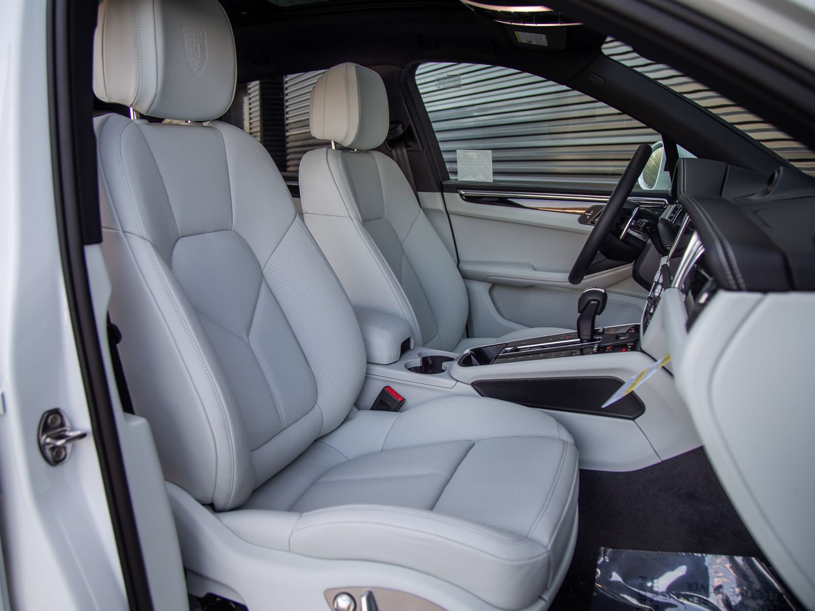 New 2026 Porsche Macan AWD/4WD image 24