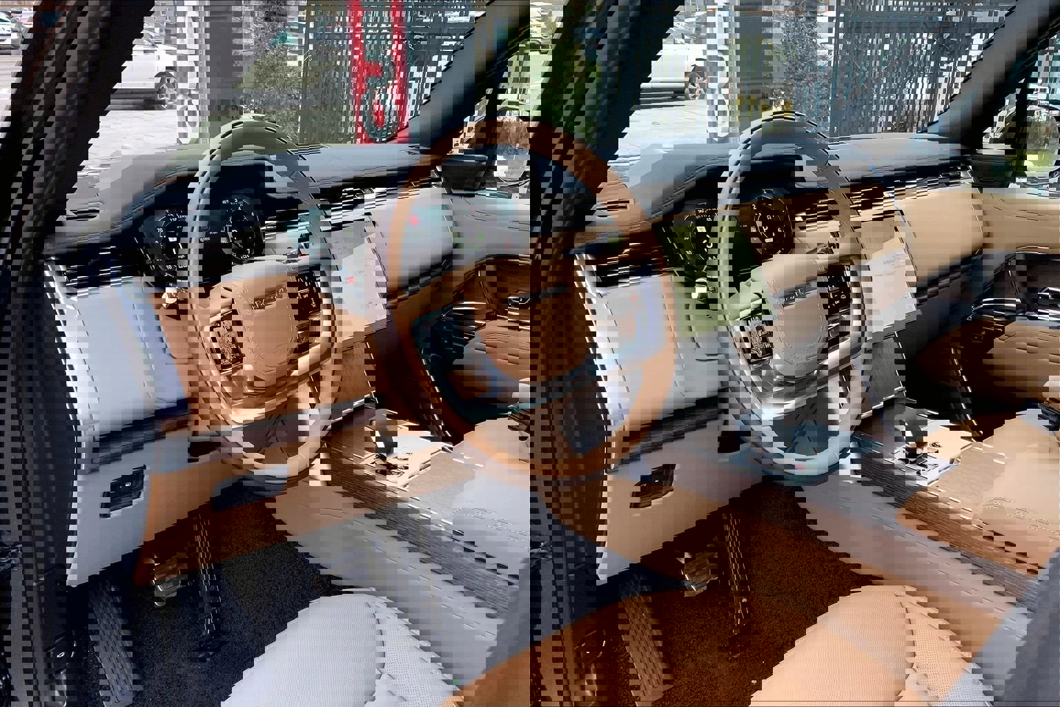 New 2026 Land Rover Range Rover SE image 8