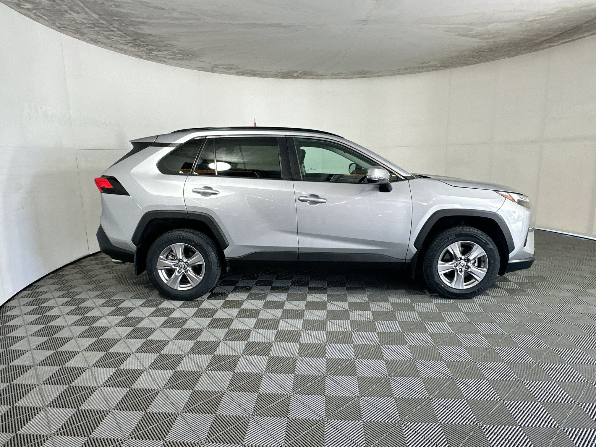 Used 2024 Toyota RAV4 XLE FWD image 2