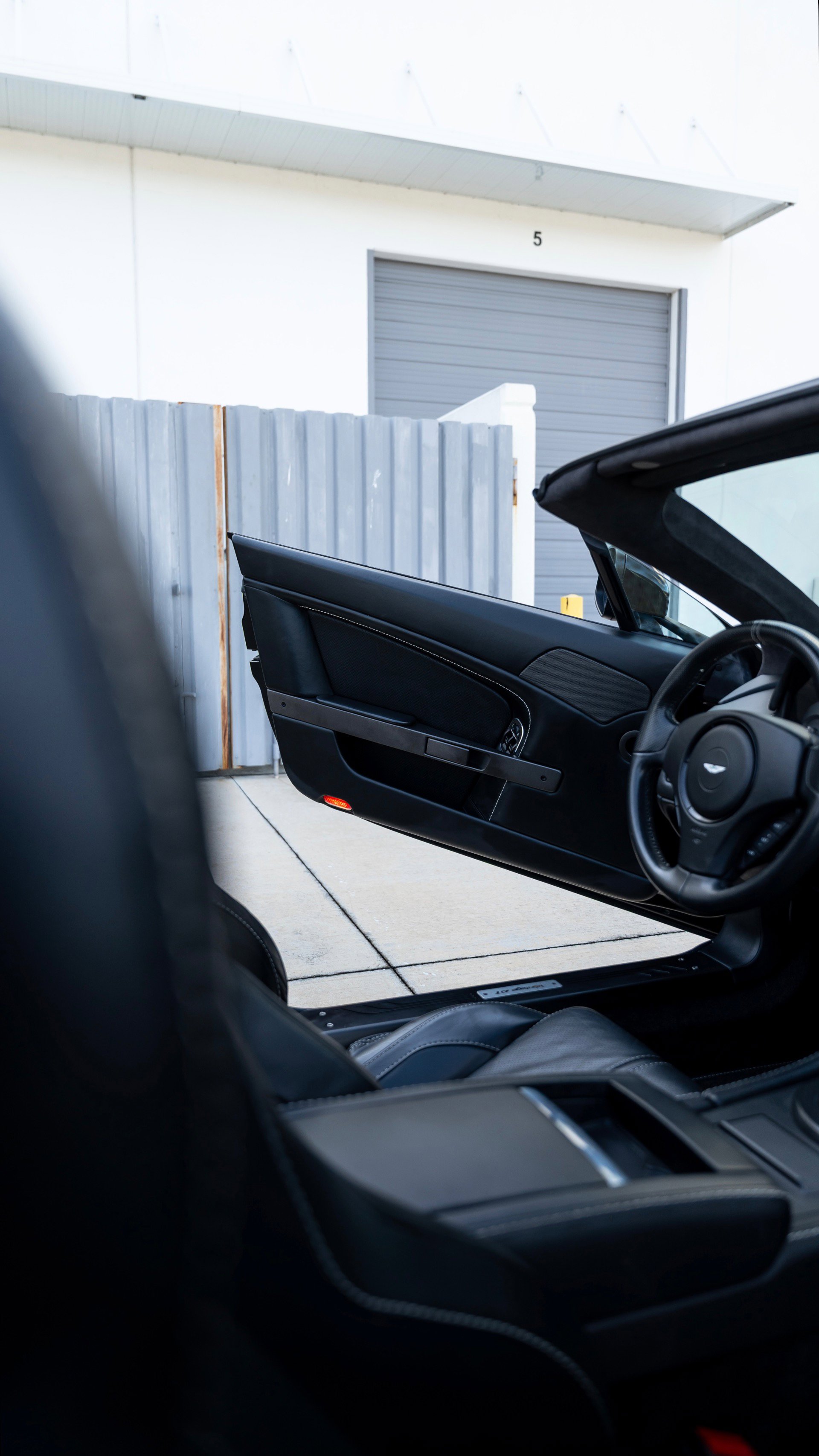 Used 2015 Aston Martin V8 Vantage GT image 21