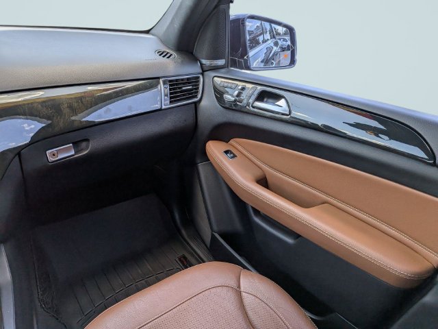 Used 2018 Mercedes-Benz GLE 350 4MATIC image 16