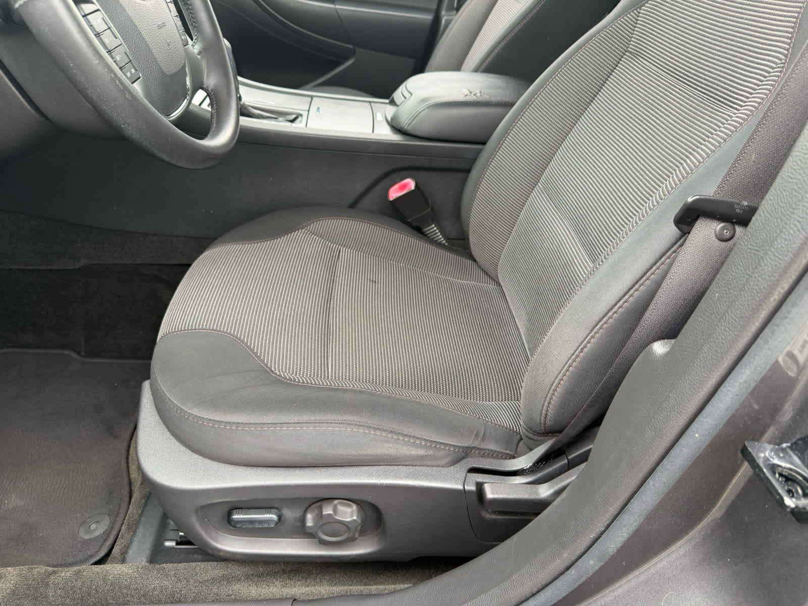Used 2012 Ford Taurus SEL FWD image 4