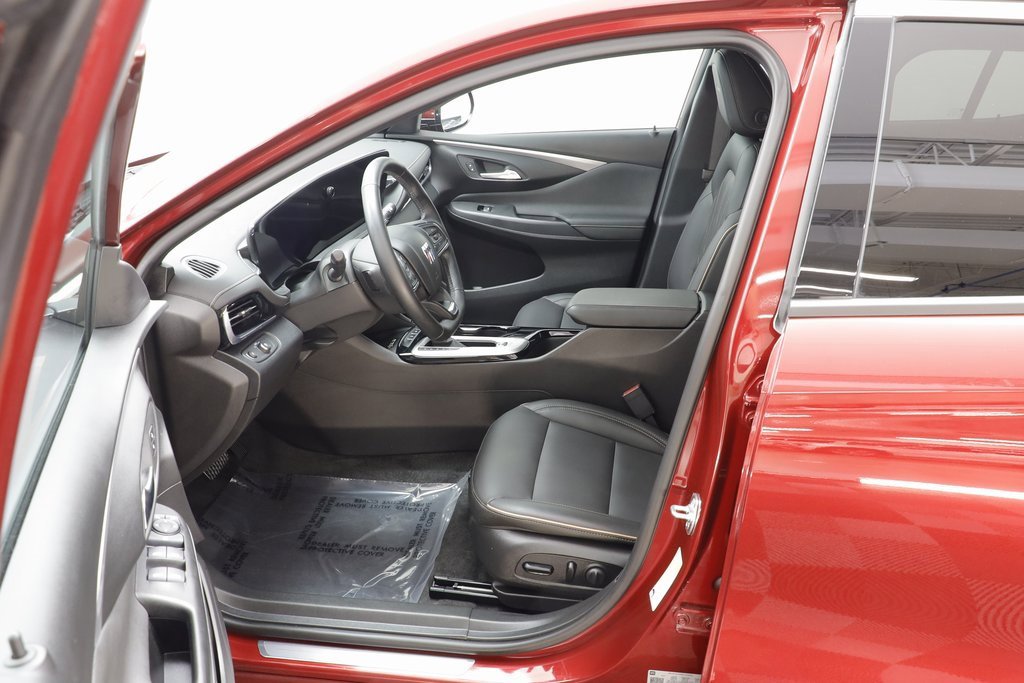 Certified 2025 Buick Envista Avenir image 6