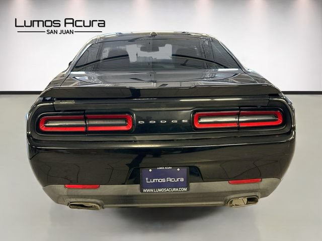Used 2015 Dodge Challenger SXT RWD image 6