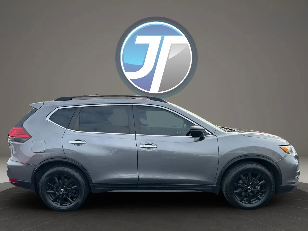 Used 2017 Nissan Rogue SV w/ Midnight Edition Package image 5