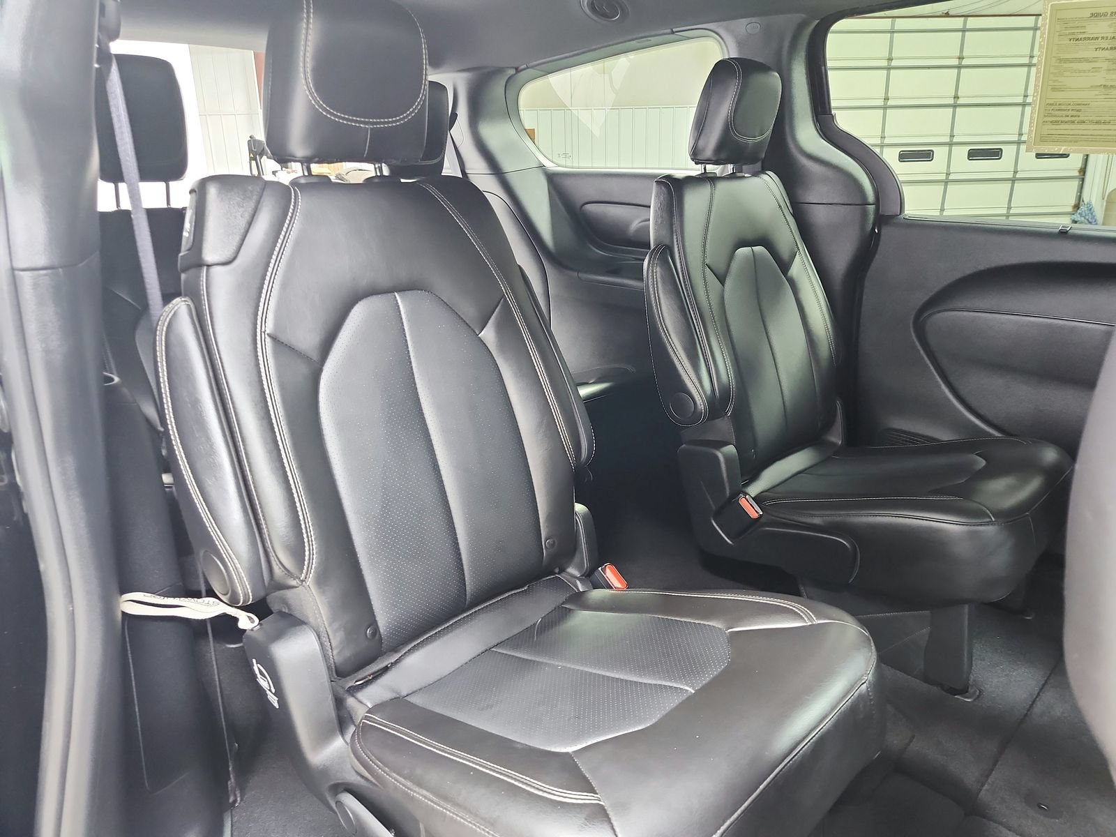 Used 2025 Chrysler Pacifica Select FWD image 47