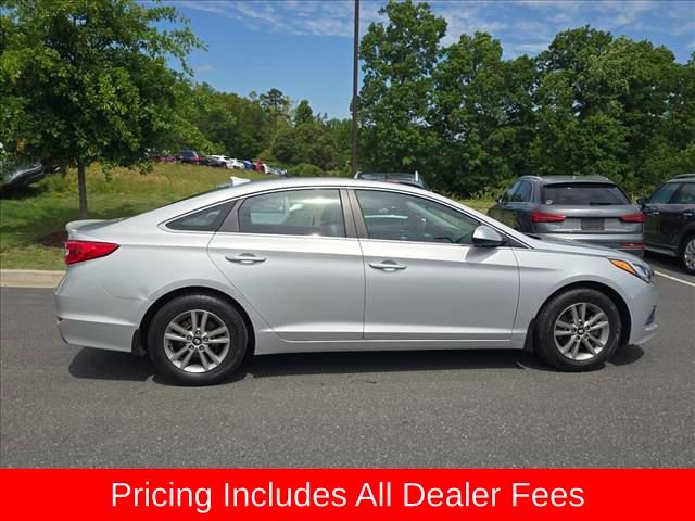 Used 2016 Hyundai Sonata SE FWD image 2
