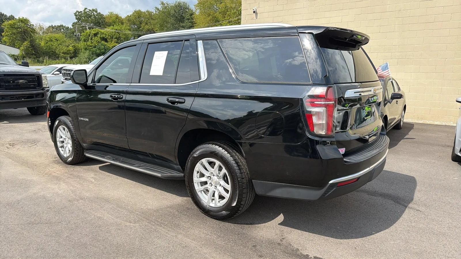 Used 2021 Chevrolet Tahoe LS RWD image 3