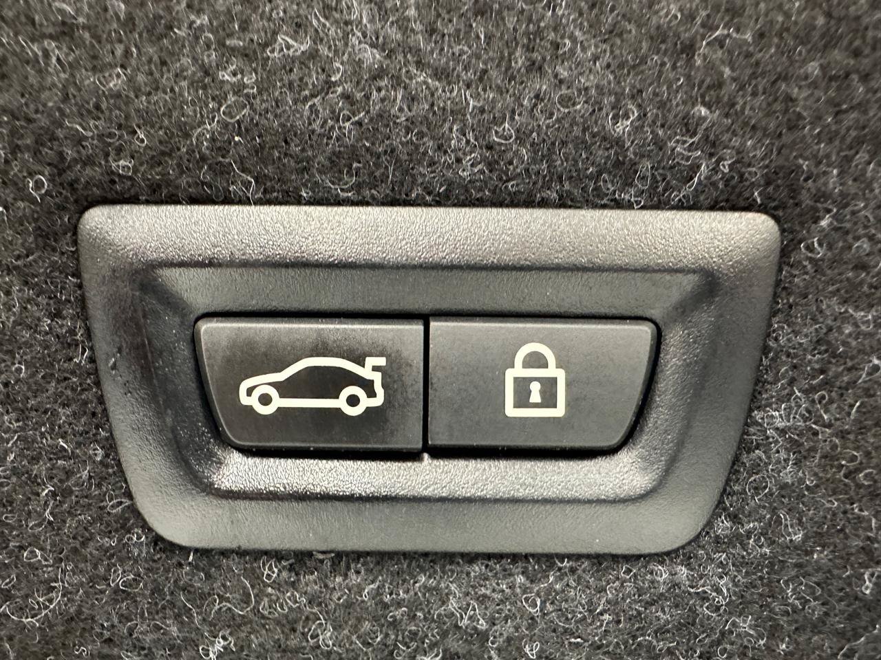 Used 2019 BMW 530i w/ Convenience Package RWD image 31