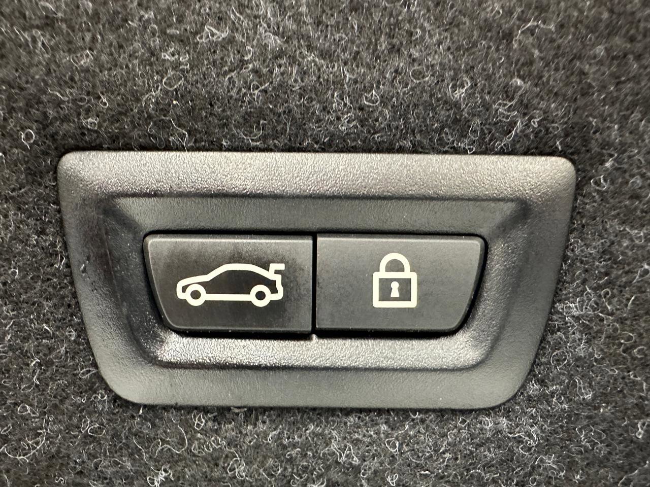 Used 2019 BMW 530i w/ Convenience Package RWD image 31