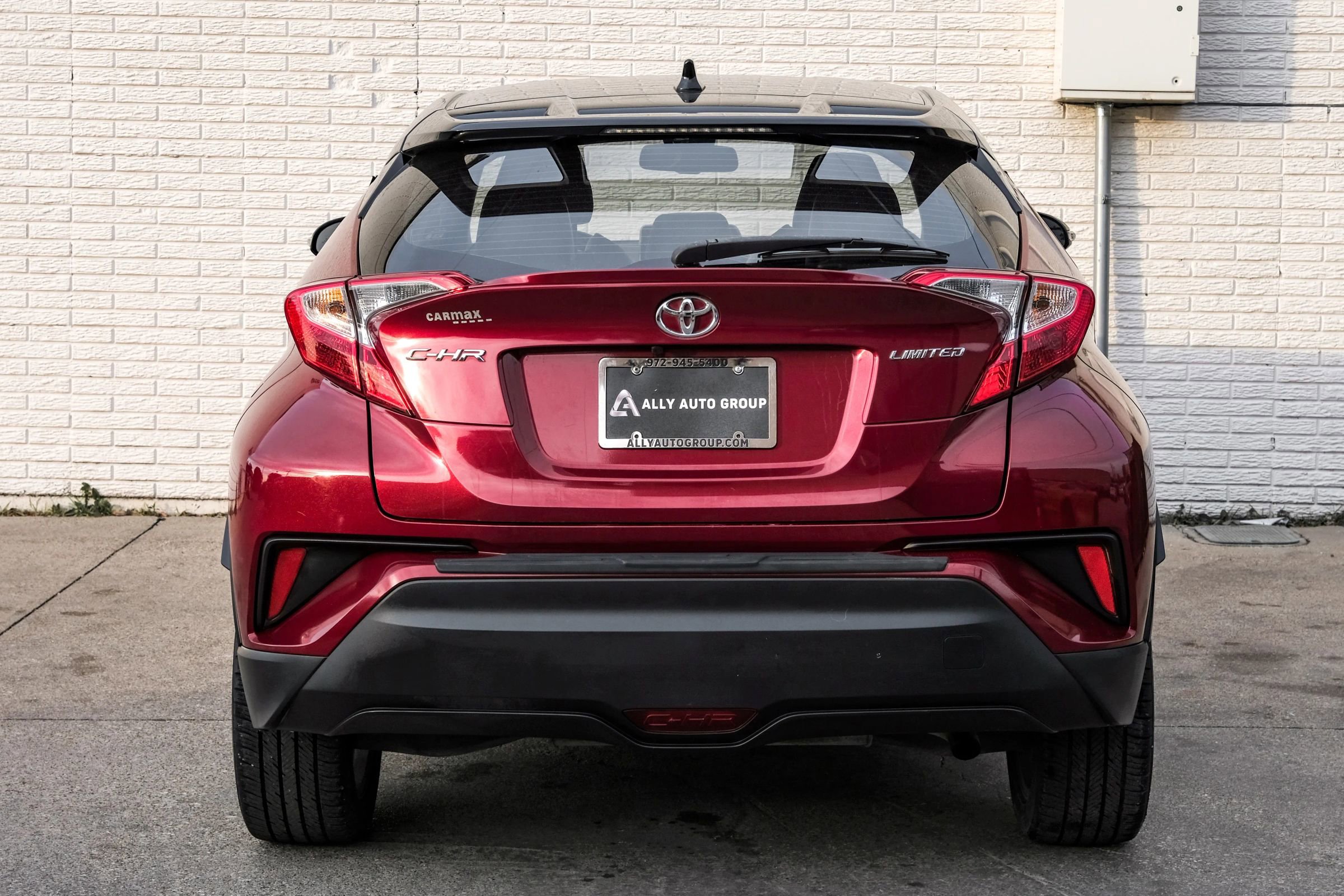 Used 2019 Toyota C-HR Limited image 8
