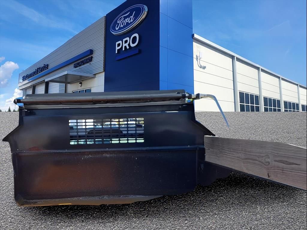 Used 2023 Ford F550 4x4 Regular Cab Super Duty image 23