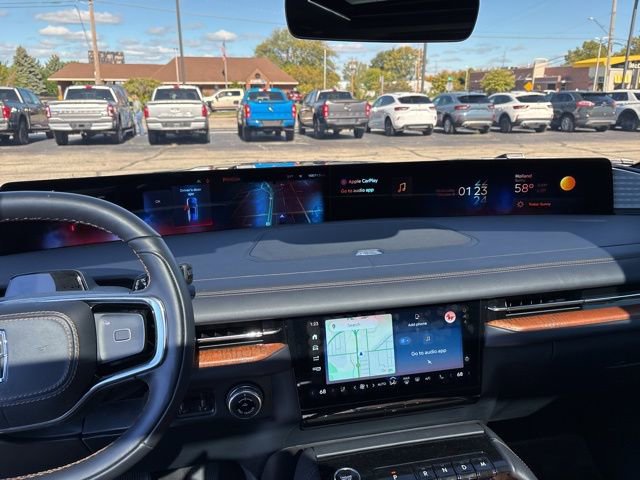 Used 2025 Lincoln Navigator Black Label image 8