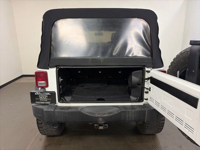 Used 2013 Jeep Wrangler Unlimited Rubicon w/ Connectivity Group image 12