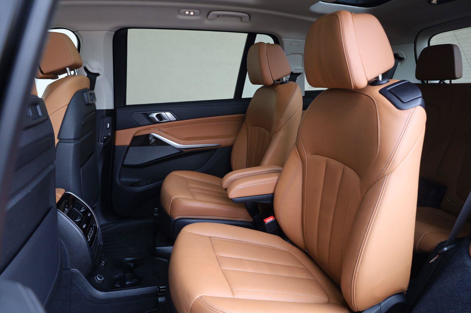 Used 2020 BMW X7 xDrive40i w/ Premium Package AWD/4WD image 22