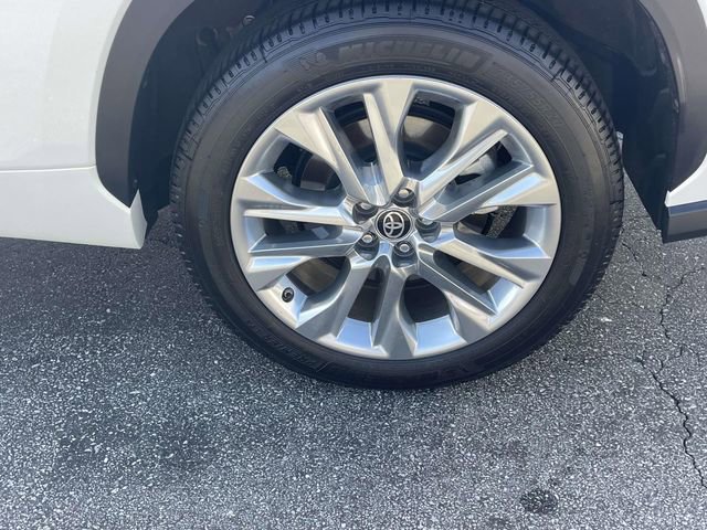 Used 2023 Toyota Highlander Limited image 7