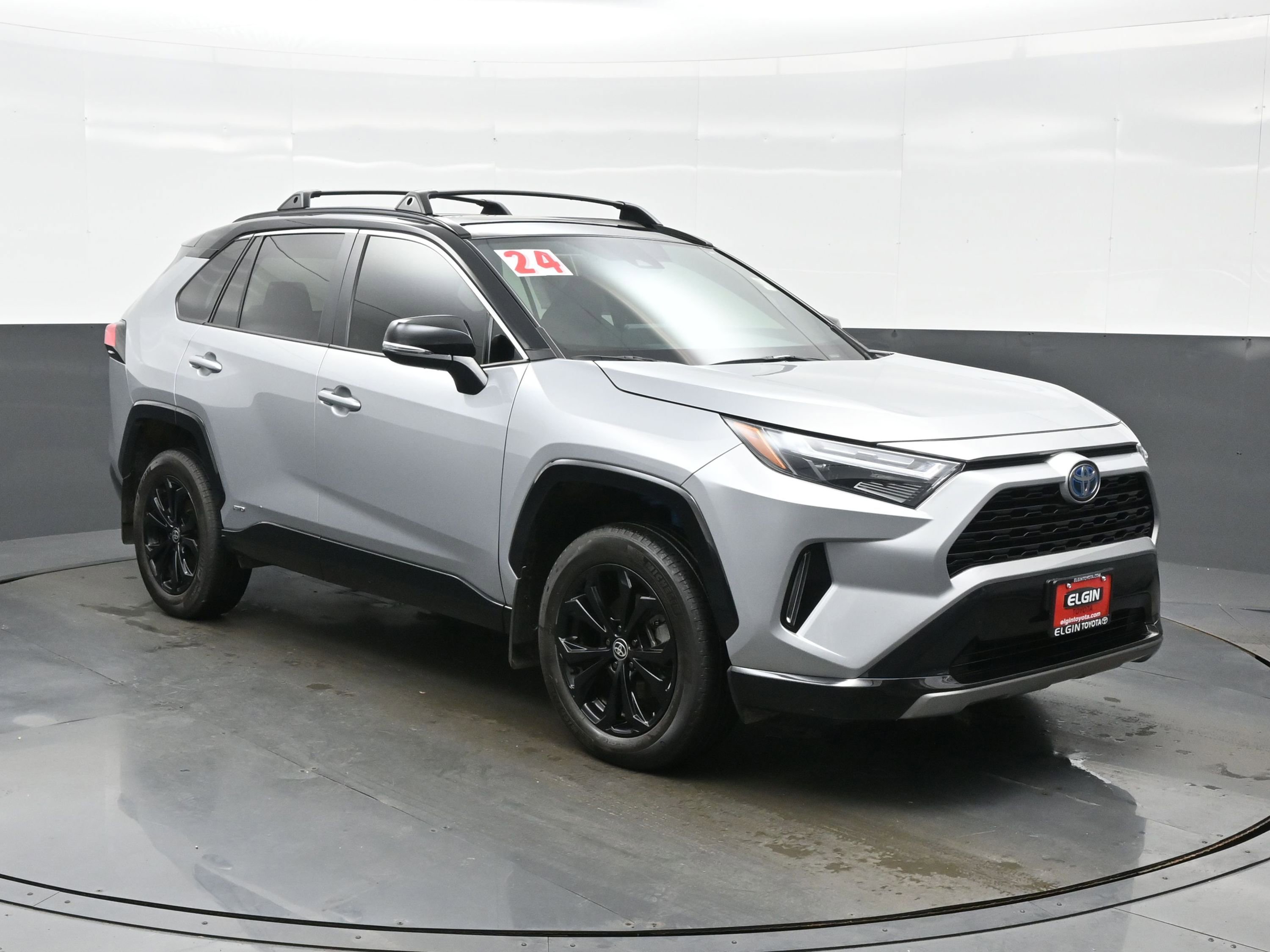 Used 2024 Toyota RAV4 XSE AWD/4WD image 8