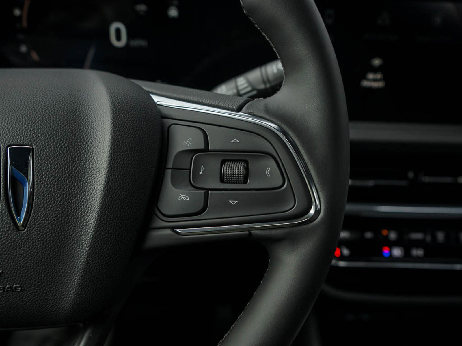 New 2025 Buick Envista Avenir image 22