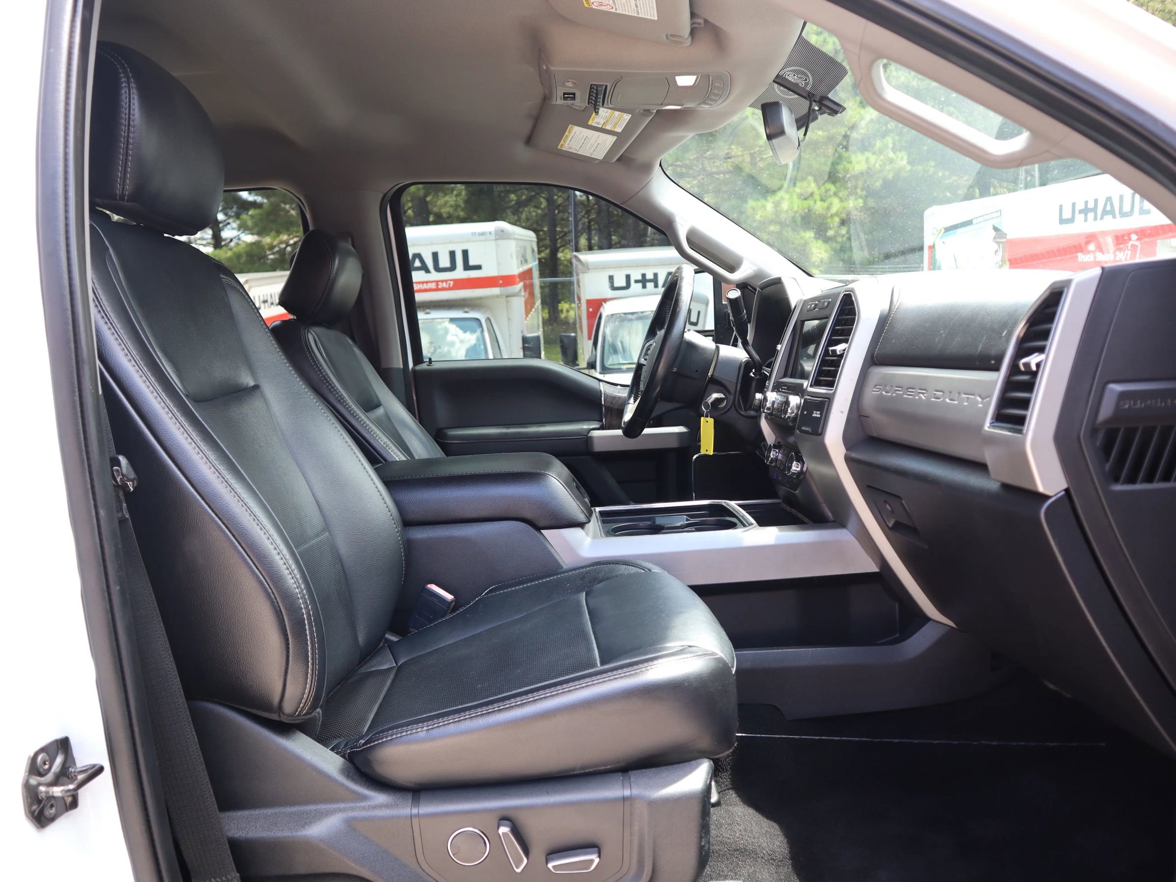 Used 2019 Ford F250 Lariat w/ Chrome Package image 13