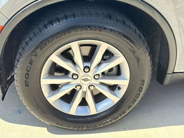 Used 2023 Dodge Durango SXT image 6