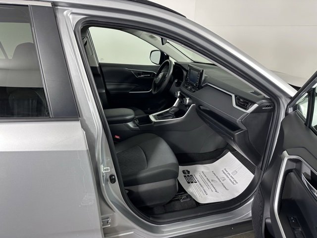 Used 2022 Toyota RAV4 XLE image 11