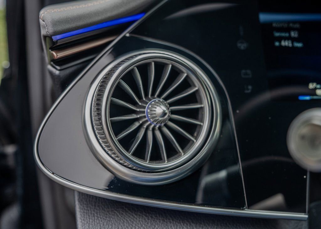 Used 2023 Mercedes-Benz EQS 580 4MATIC SUV image 9