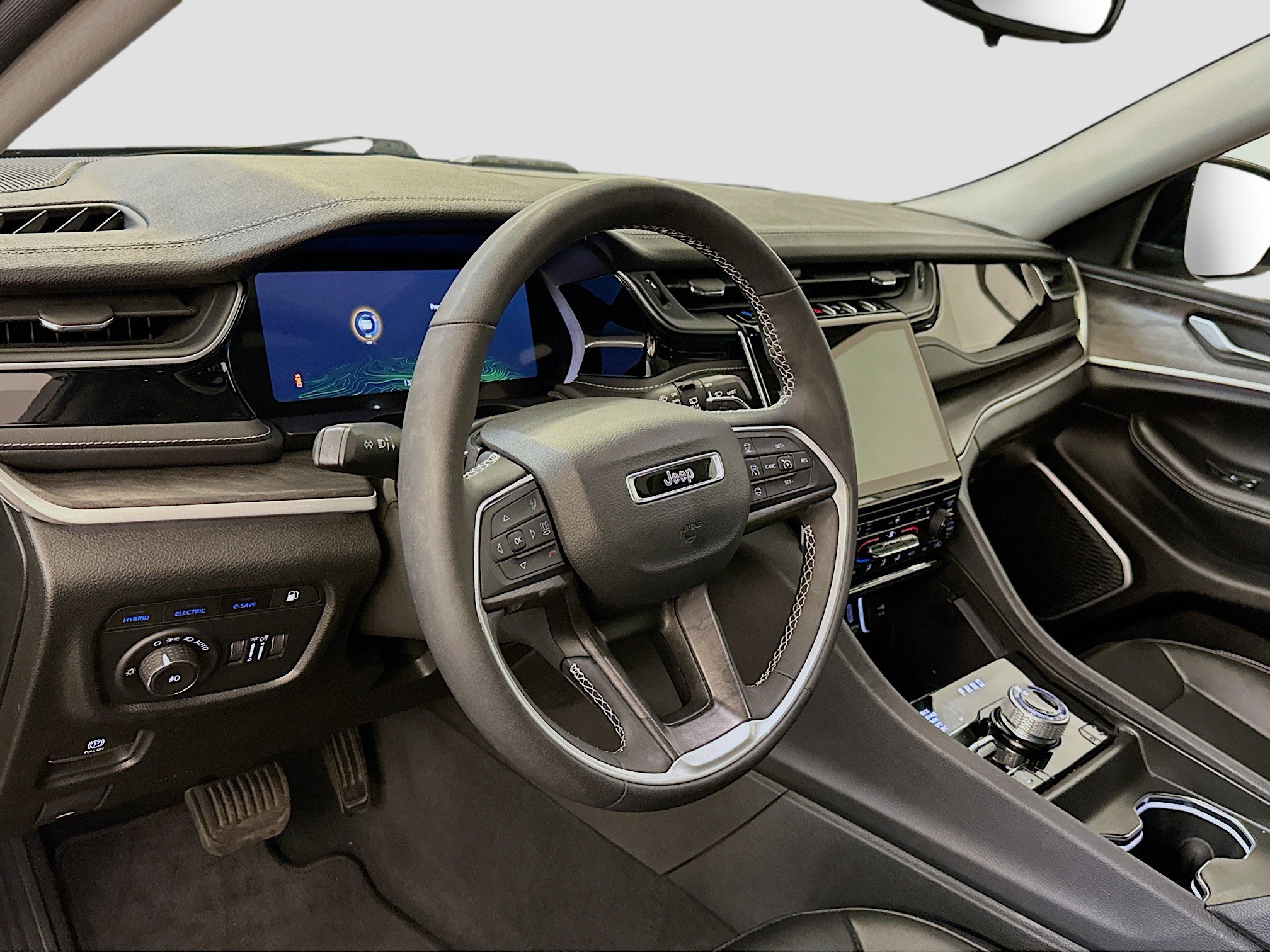 Used 2023 Jeep Grand Cherokee 4WD 4xe image 18