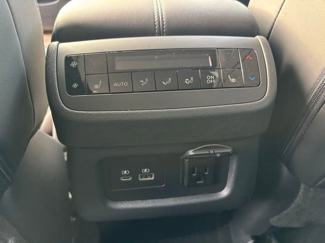 New 2025 Nissan Pathfinder Platinum image 18