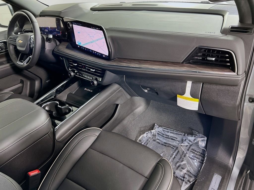 New 2025 Chevrolet Suburban Premier image 33