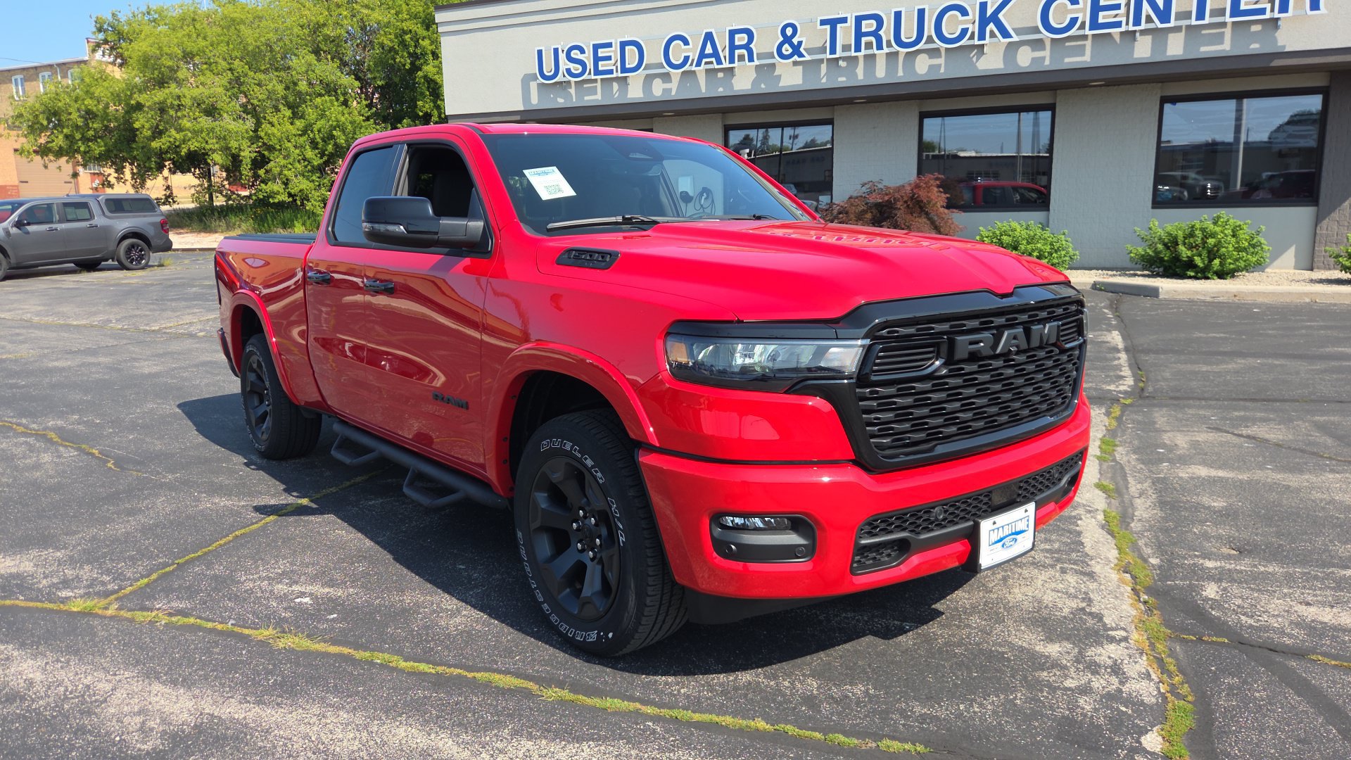 Used 2025 RAM 1500 Big Horn AWD/4WD image 2