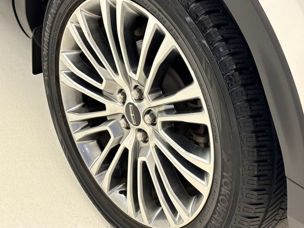 Used 2016 Lincoln MKX Reserve FWD image 10