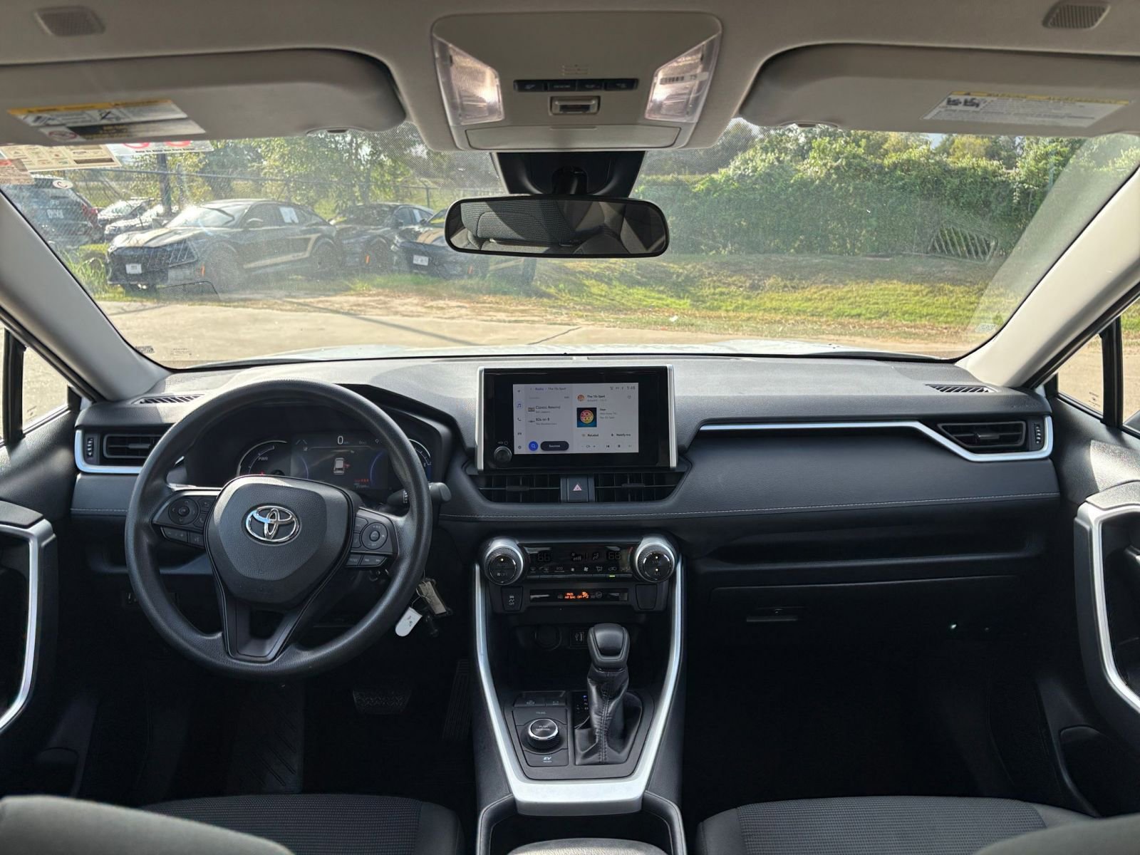 Used 2025 Toyota RAV4 LE image 32