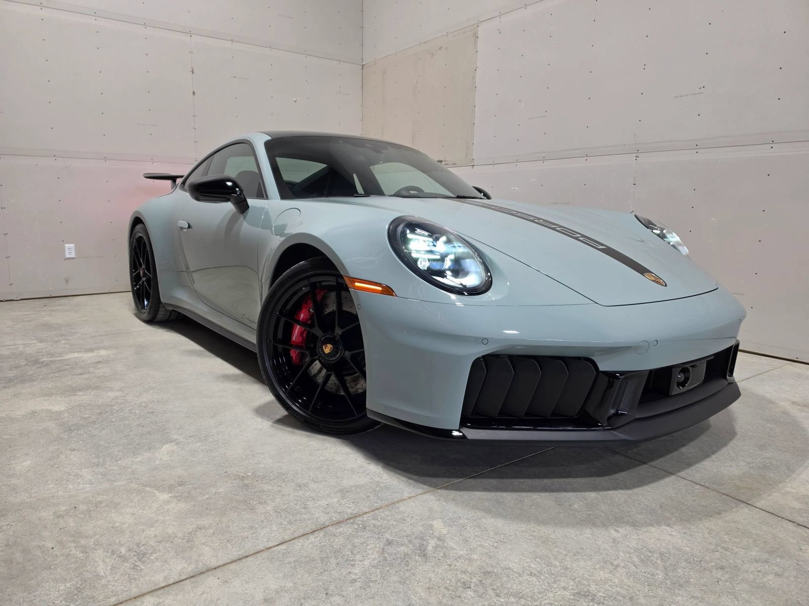 Used 2025 Porsche 911 Carrera 4 GTS AWD/4WD image 34