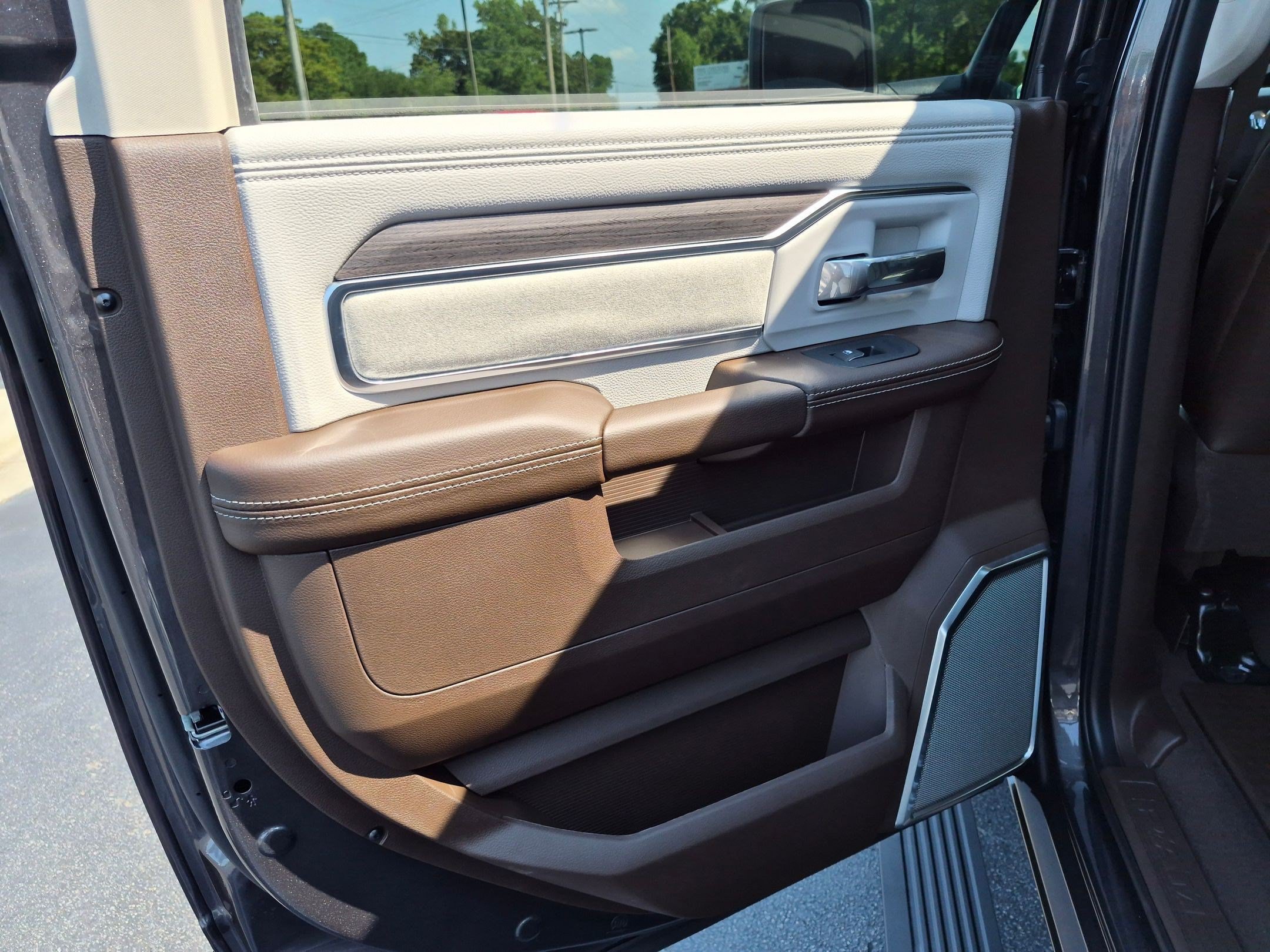 New 2026 RAM 2500 Laramie AWD/4WD image 20