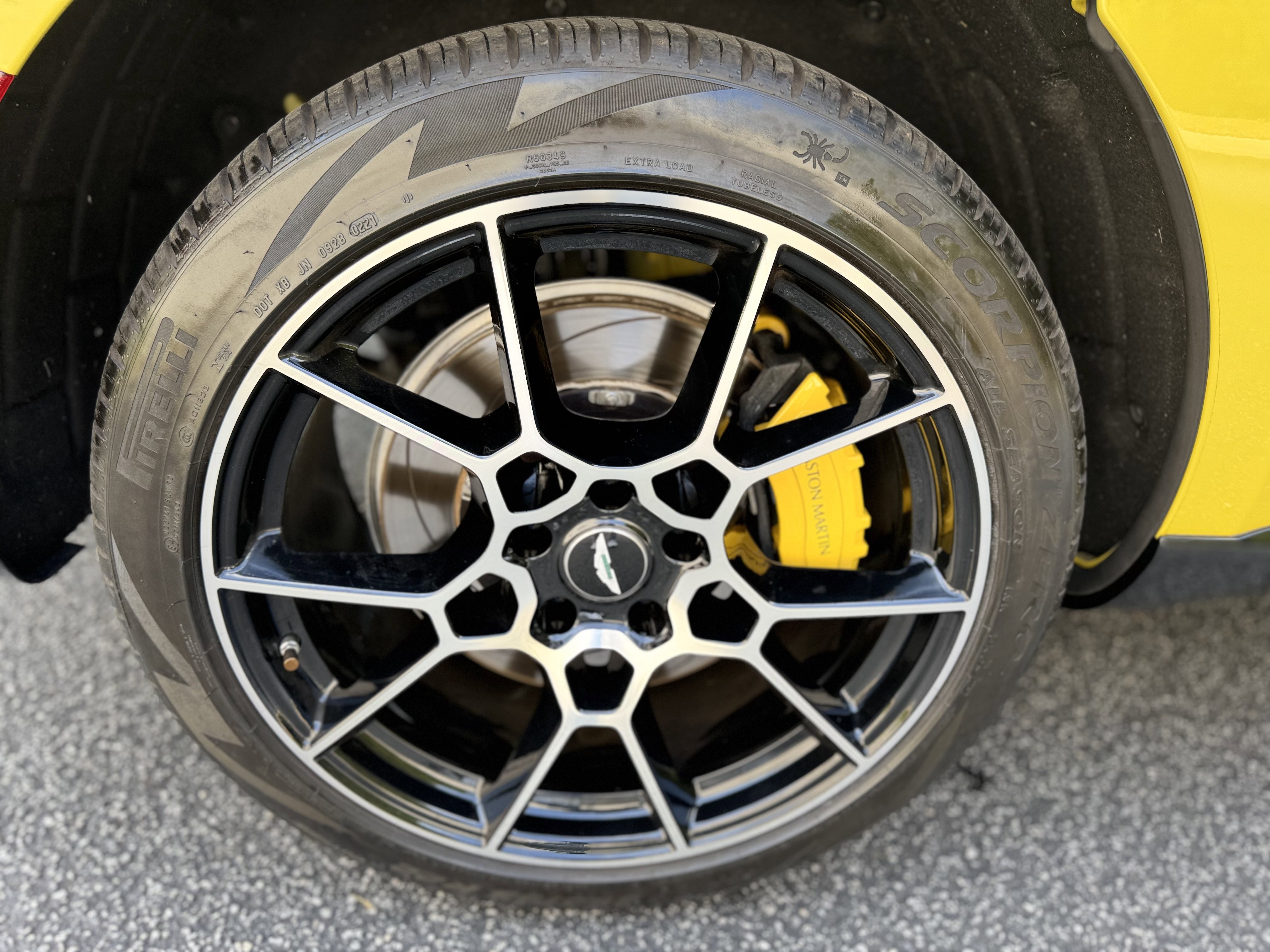 Used 2021 Aston Martin DBX image 26