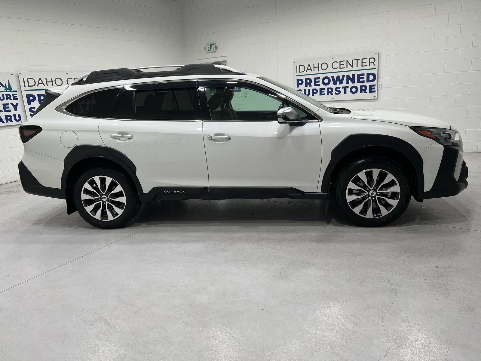 Used 2025 Subaru Outback Touring AWD/4WD image 9