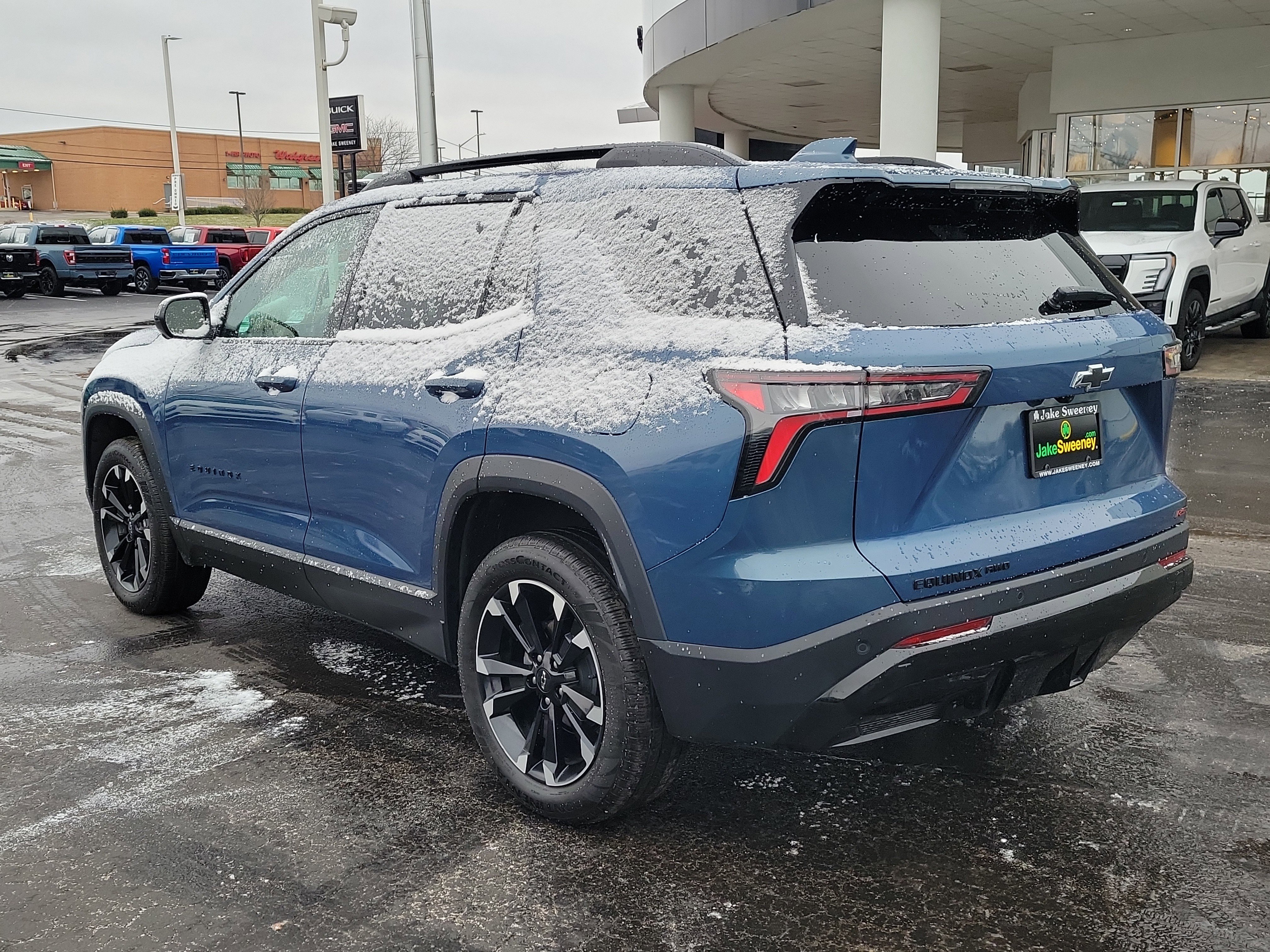 Used 2025 Chevrolet Equinox RS w/ Safety and Technology Package image 3