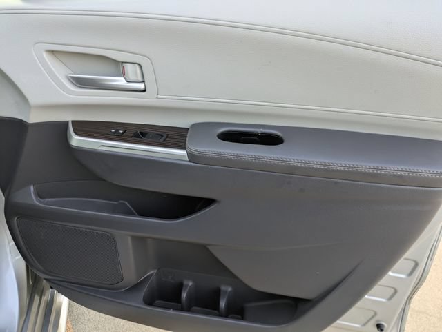Used 2023 Toyota Sienna XLE FWD image 33