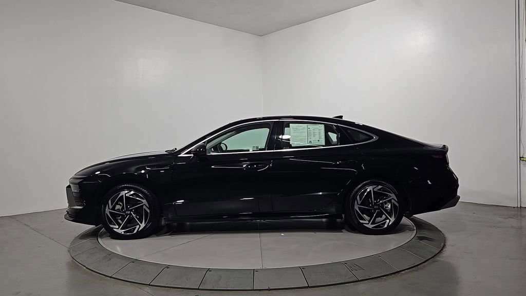Certified 2024 Hyundai Sonata SEL w/ Convenience Package image 2