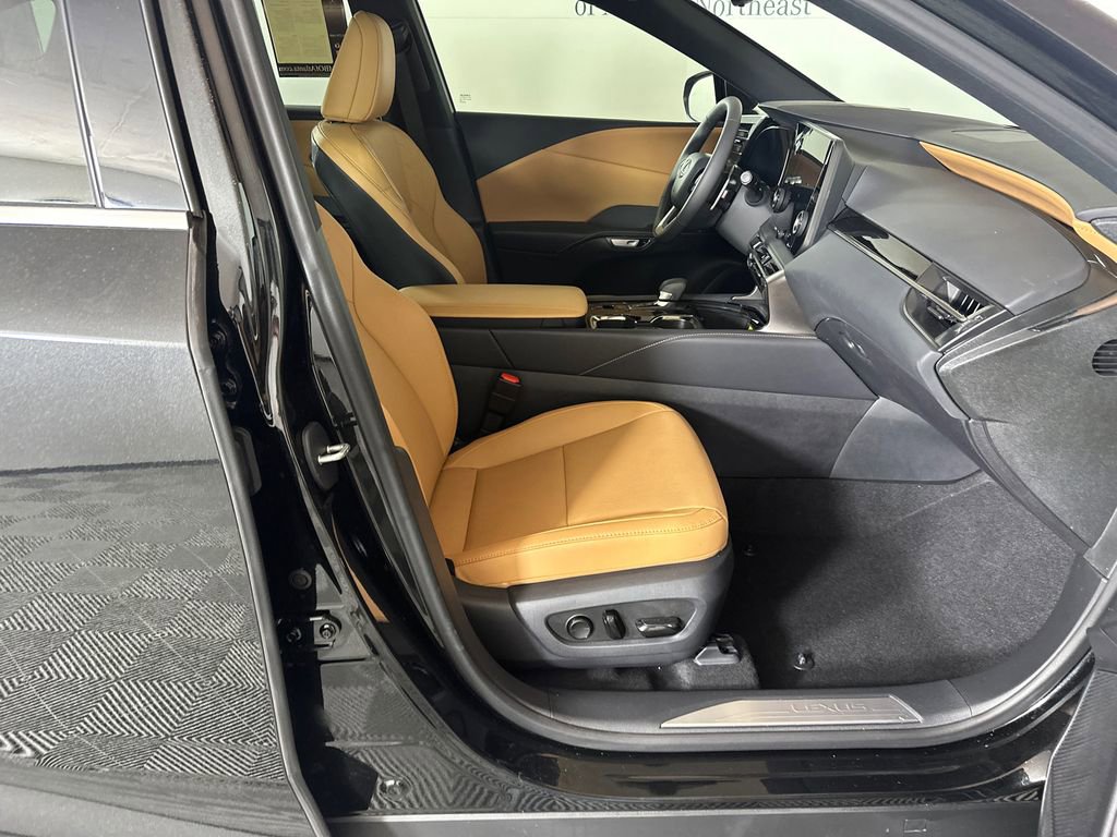 Used 2025 Lexus RX 350 FWD w/ Accessory Package image 13
