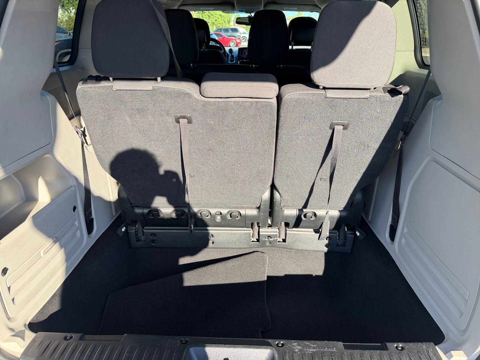 Used 2018 Dodge Grand Caravan SE w/ UConnect Hands-Free Group FWD image 28