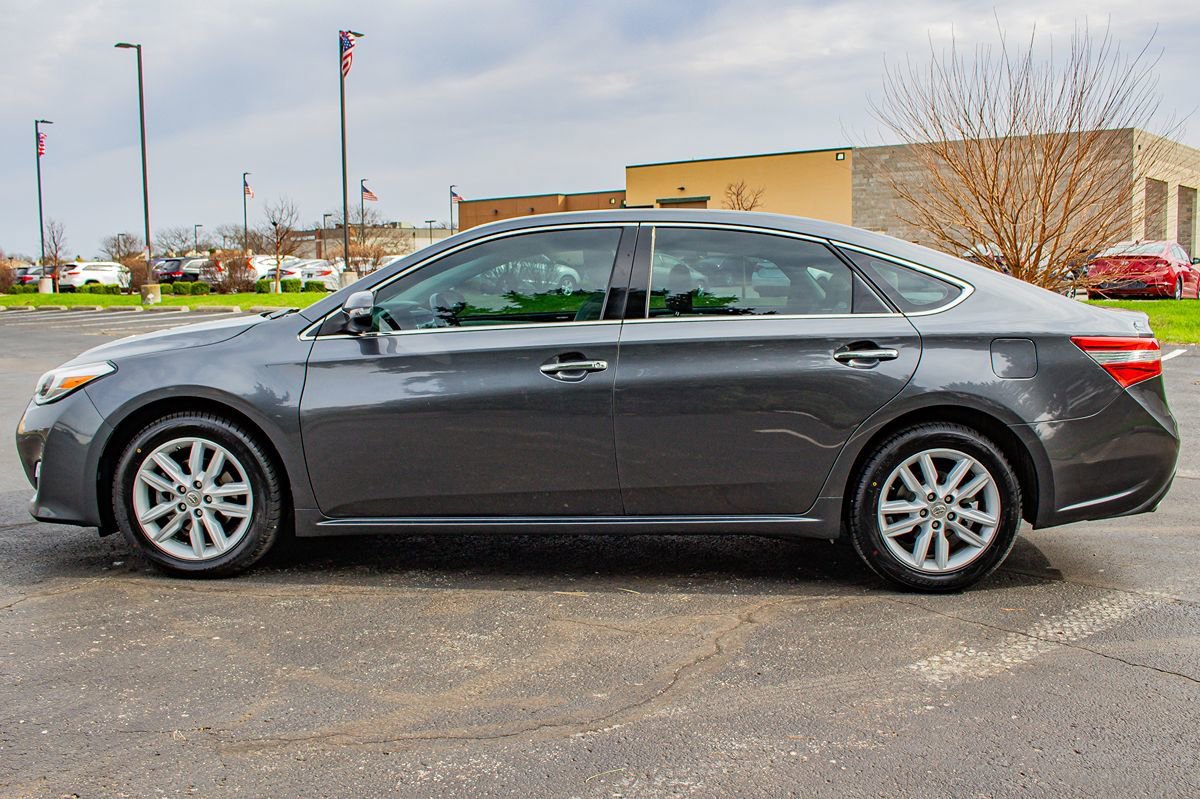 Used 2013 Toyota Avalon XLE image 5
