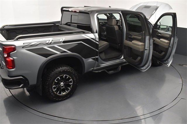 Used 2024 Chevrolet Silverado 1500 ZR2 w/ Technology Package image 30