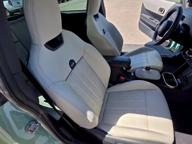 Used 2025 MINI Cooper S FWD image 30