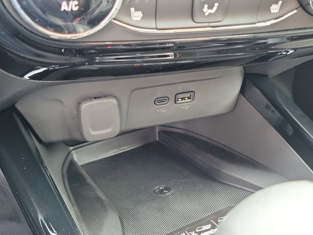New 2026 Chevrolet Trax RS w/ Sunroof Package FWD image 11