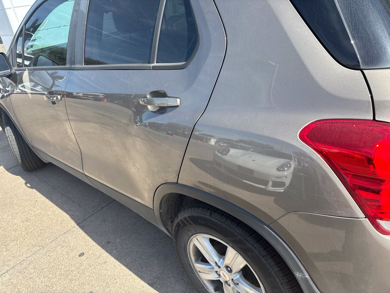 Used 2021 Chevrolet Trax LT w/ LT Convenience Package FWD image 13