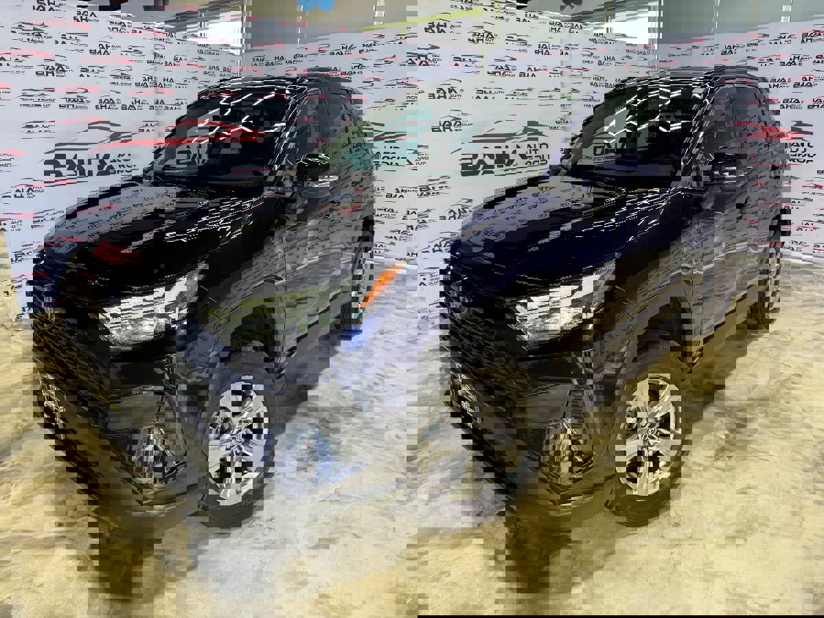 Used 2022 Toyota RAV4 XLE image 2