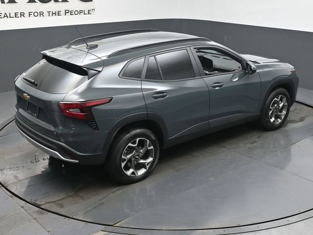 Used 2025 Chevrolet Trax LT FWD image 41