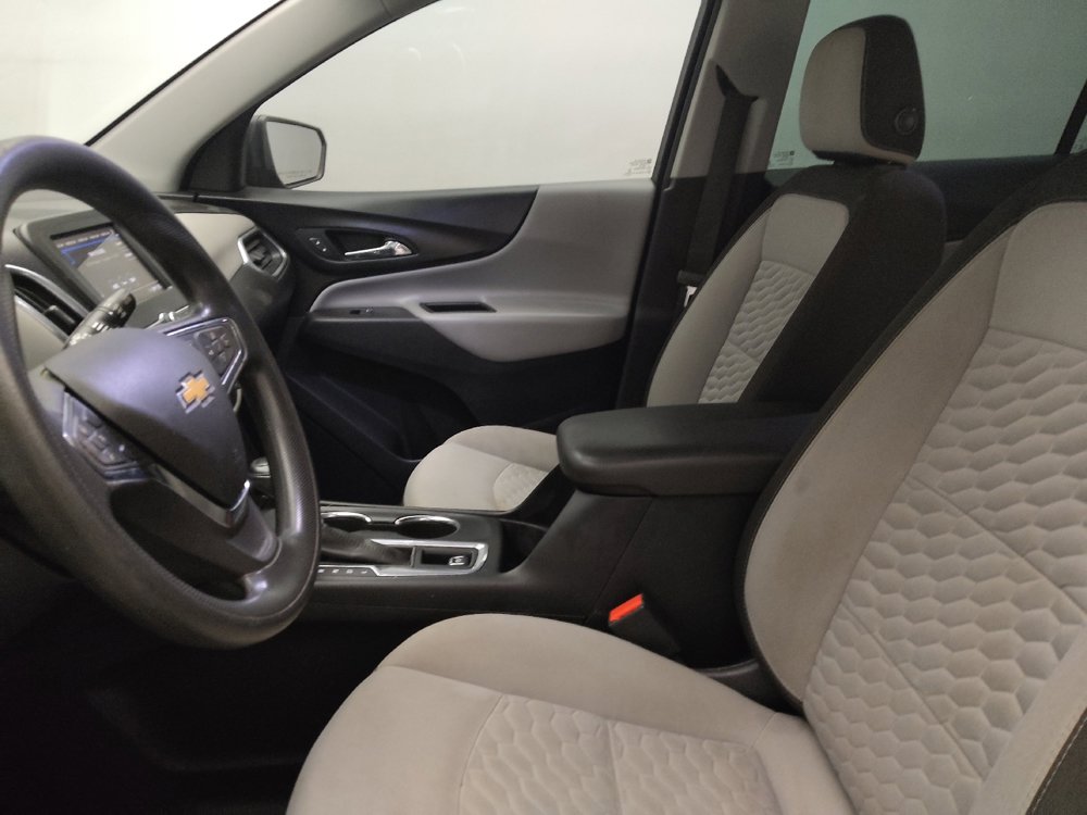 Used 2019 Chevrolet Equinox LS FWD image 17