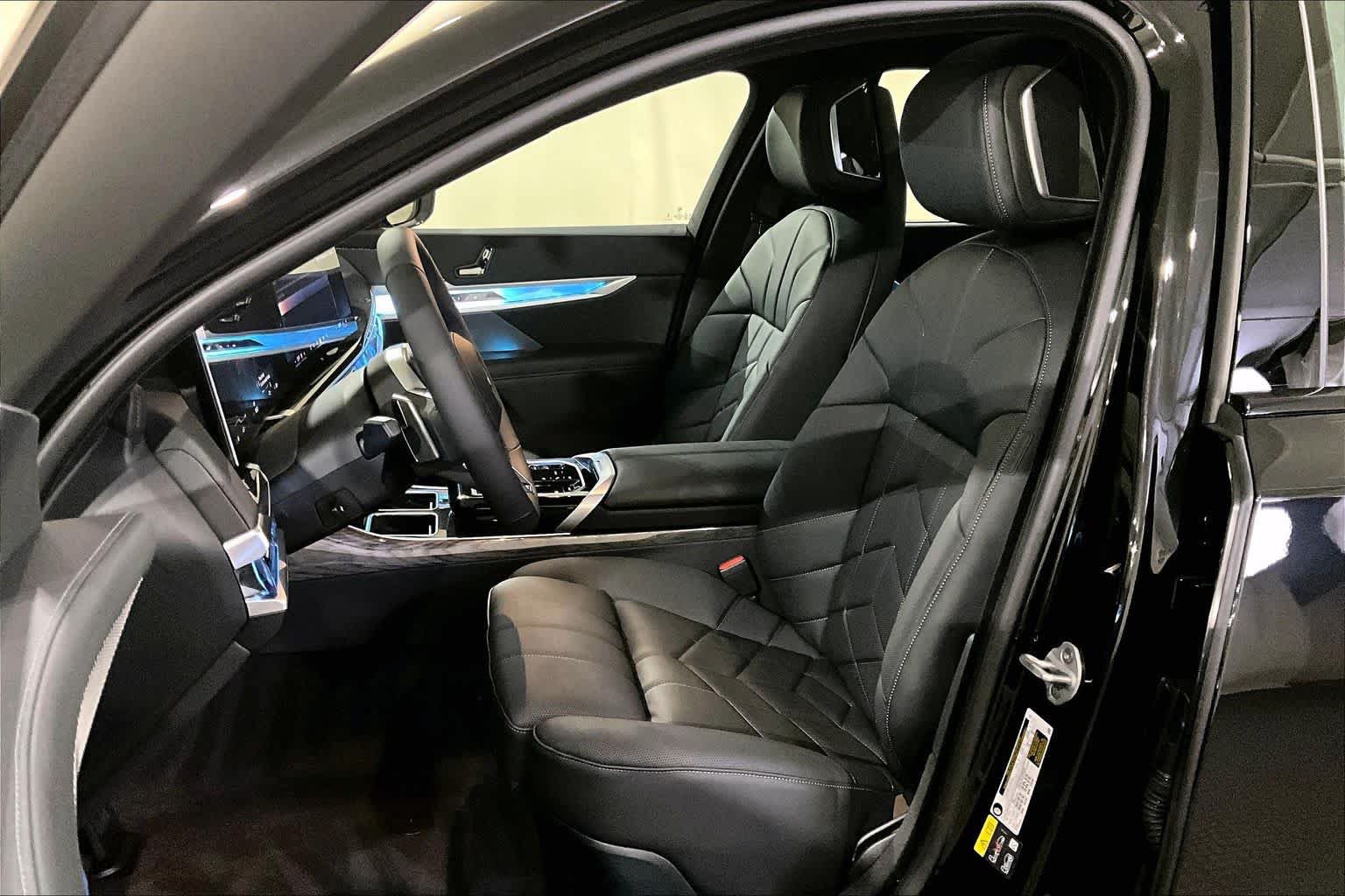 New 2026 BMW i7 xDrive60 AWD/4WD image 13